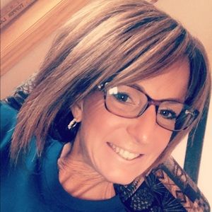 Meet your Posher, April